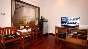 Suite (Myanmar Life Suite) | Living area