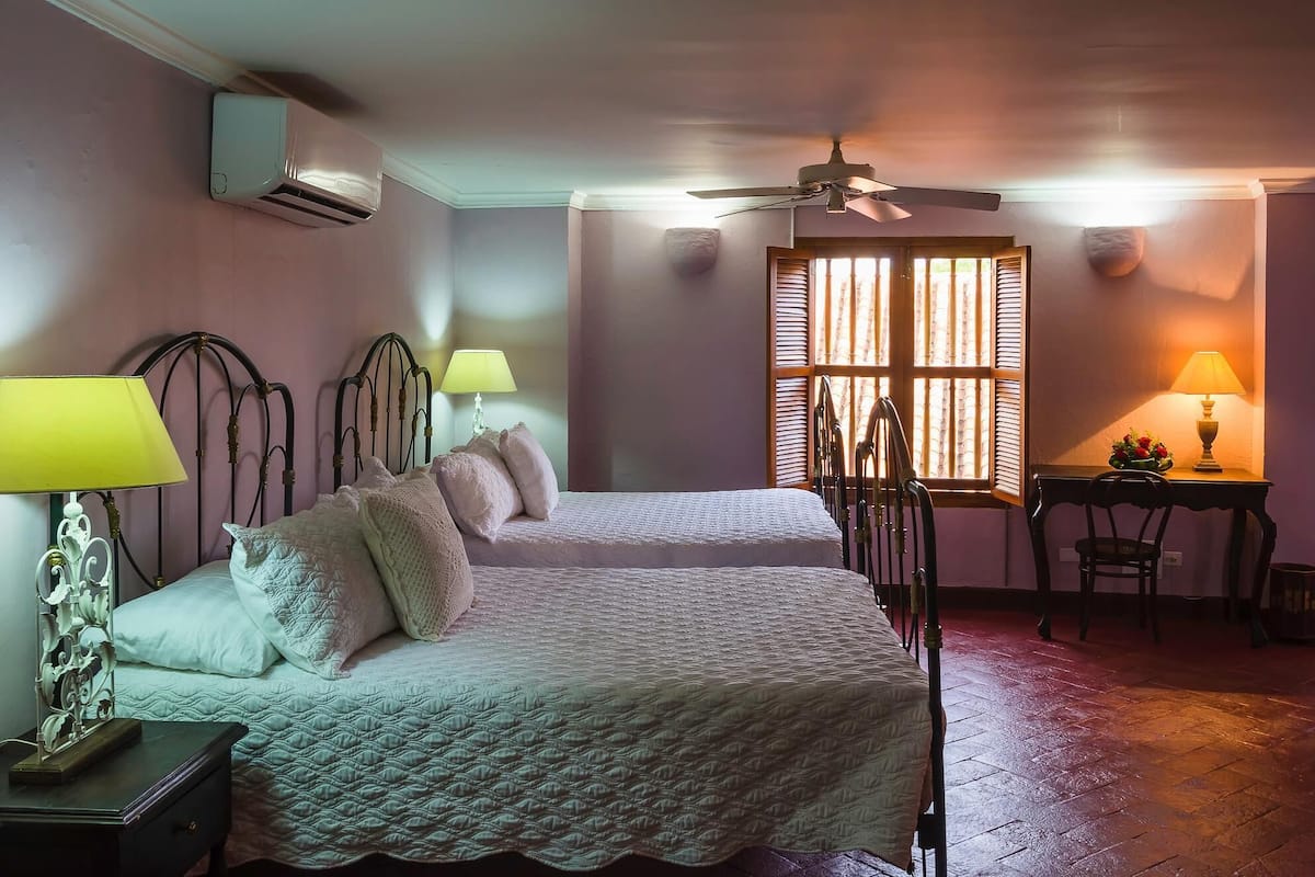 Premium bedding, in-room safe, free WiFi, bed sheets