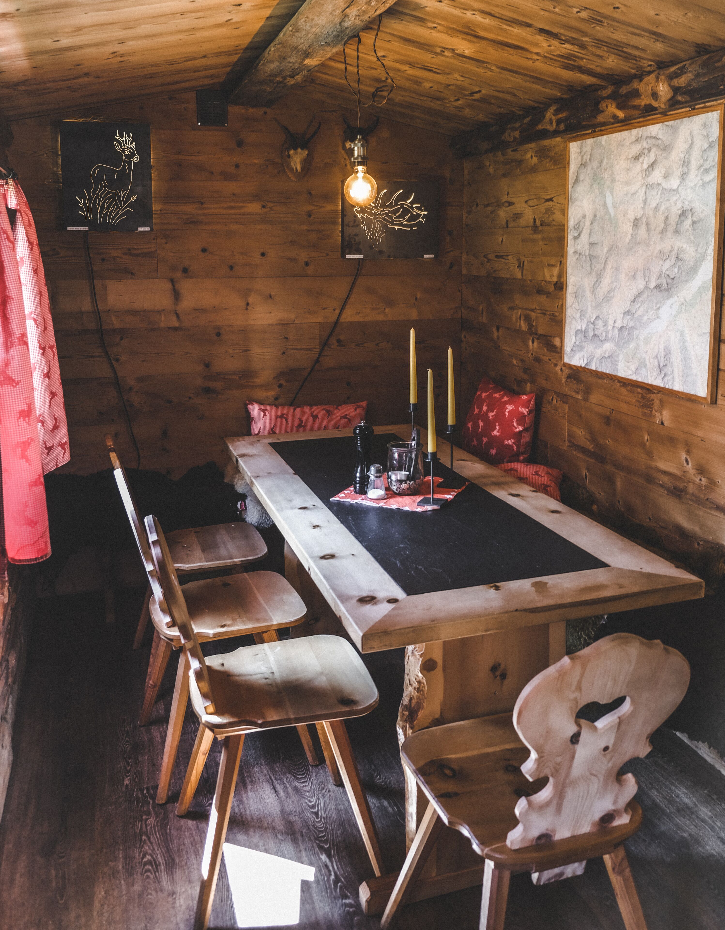 lunch and dinner served, regional cuisine