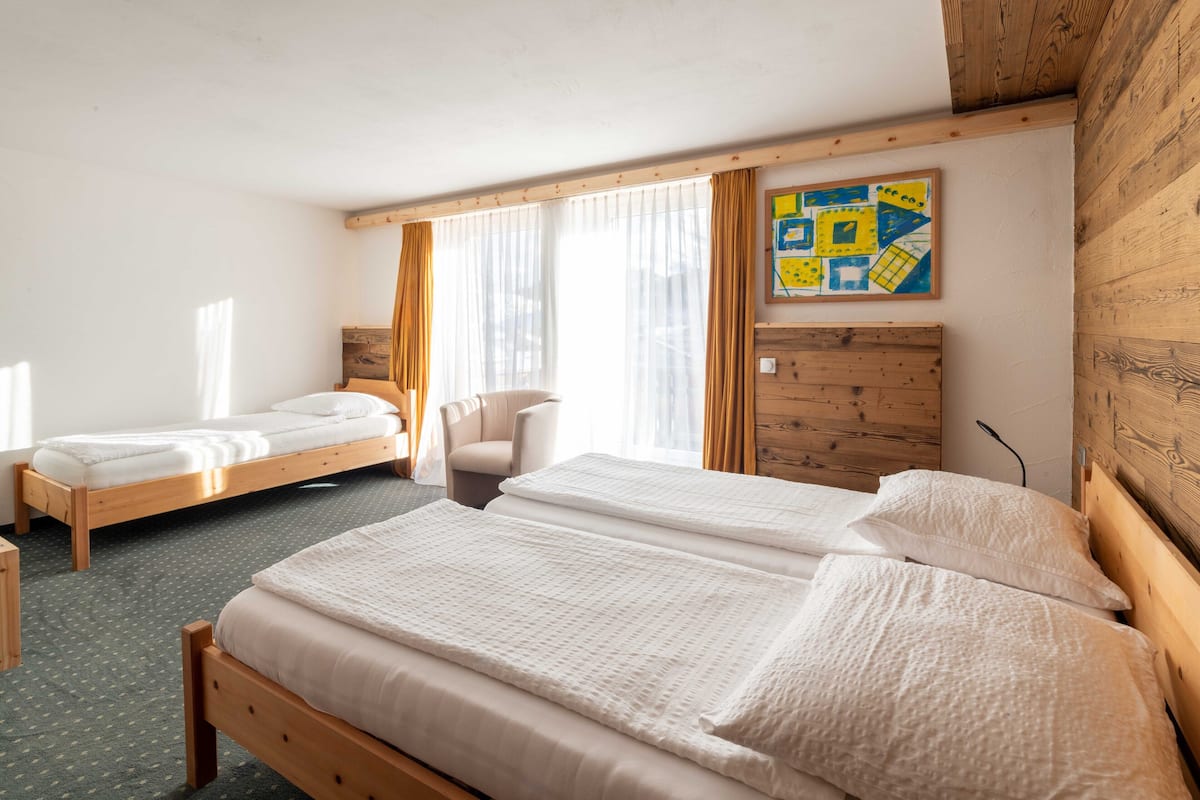 triple room | 1 bedroom, free cots/infant beds, free wifi, bed sheets