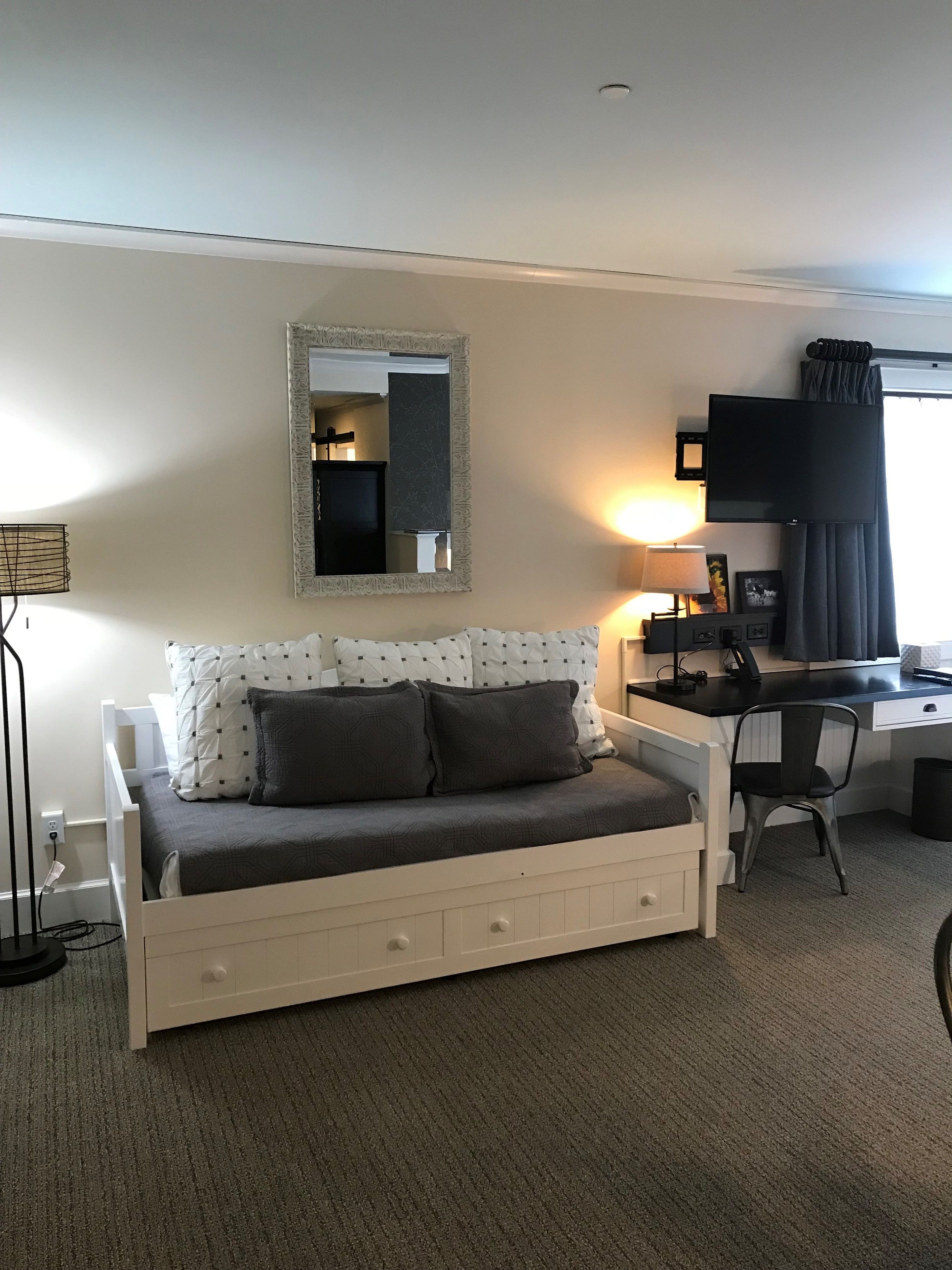 studio, 1 king bed | in-room safe, desk, iron/ironing board, free cots/infant beds