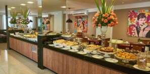 Free daily buffet breakfast - Alfa Hotel (Vicosa)