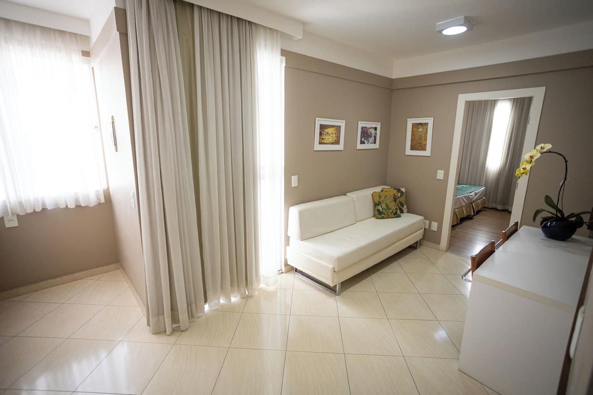 Minibar, soundproofing, free WiFi, bed sheets