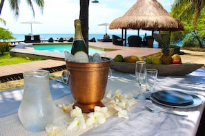 Poolside bar - Casa Cordoba Baru (Cartagena)