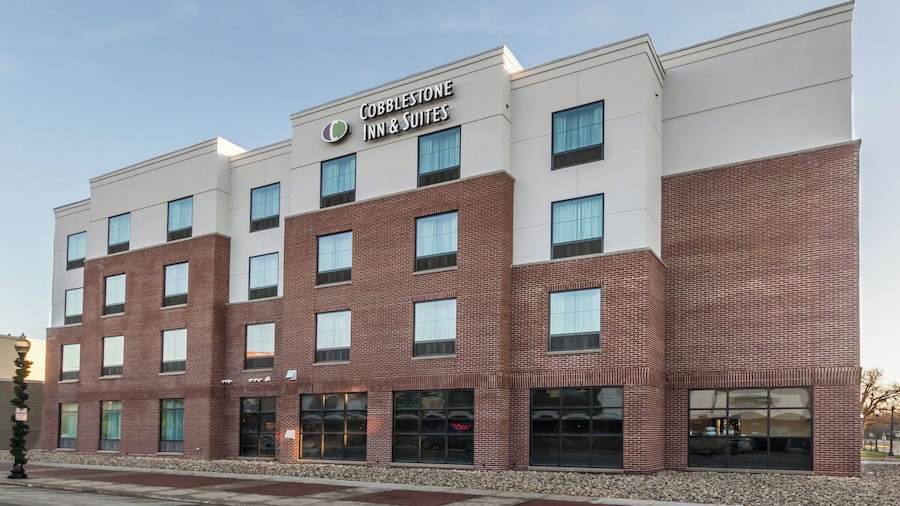 Cobblestone Inn & Suites - Waverly