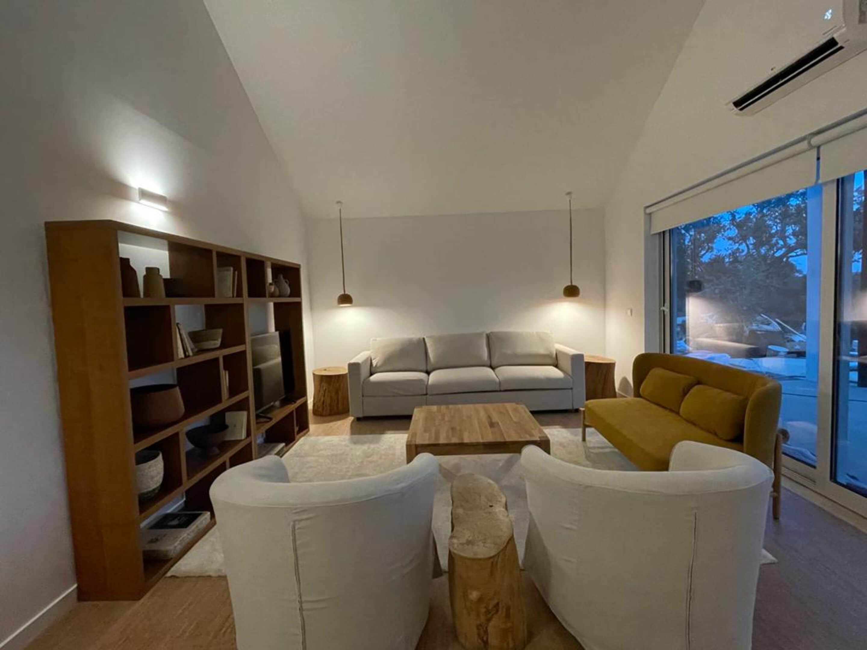 32-inch flat-screen tv with cable channels, tv