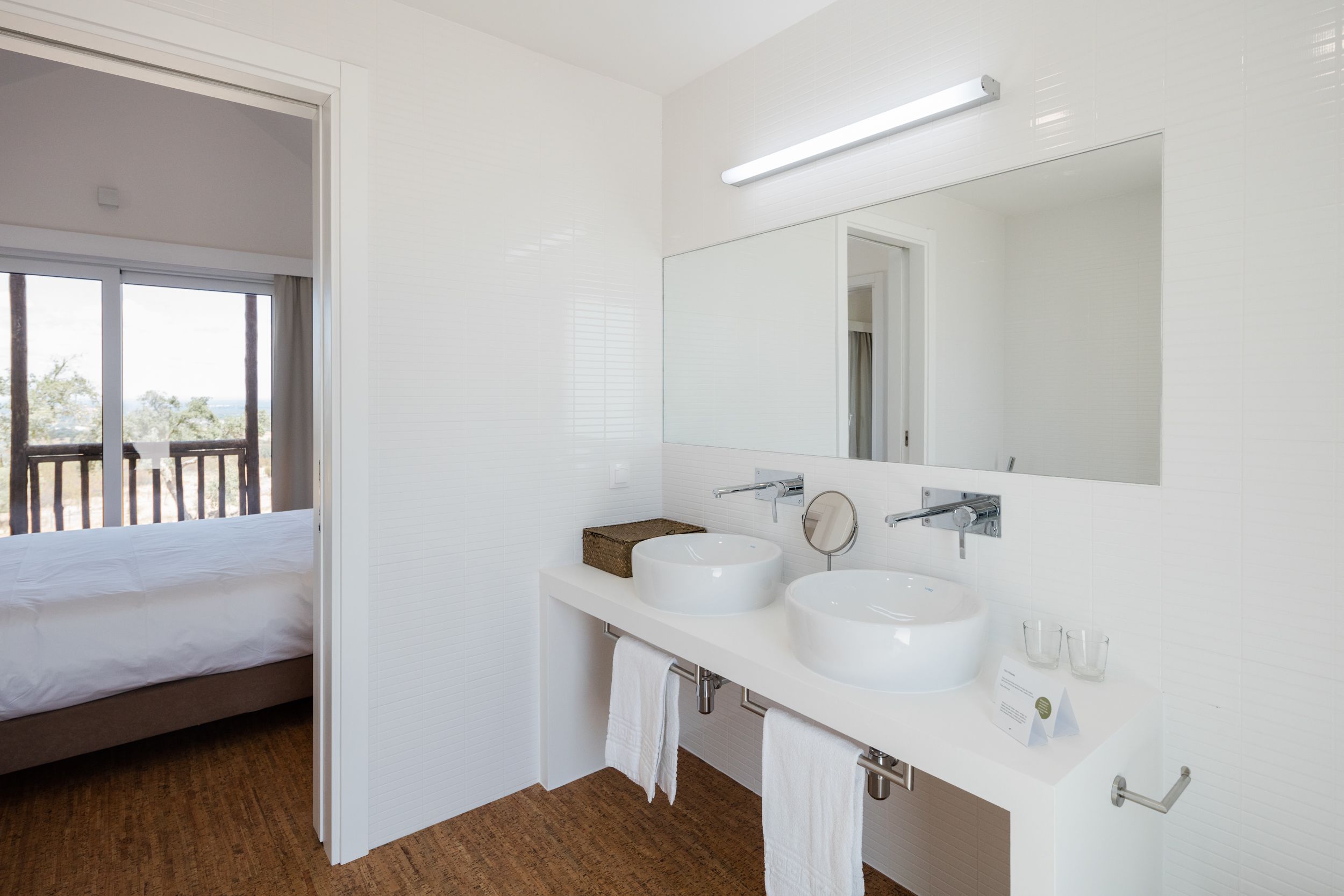 sobreiras suite | bathroom sink