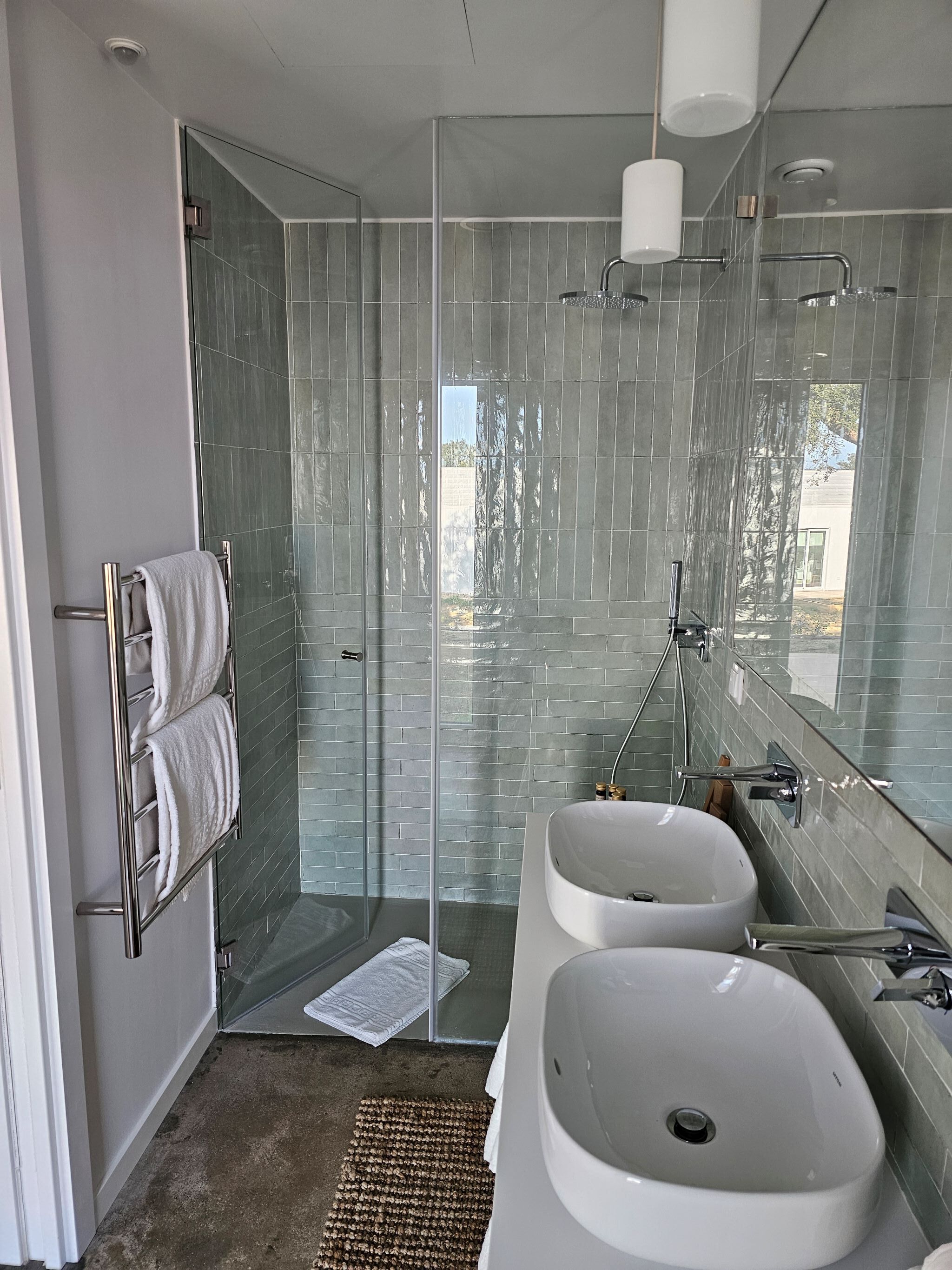villa | bathroom | free toiletries, hair dryer, towels