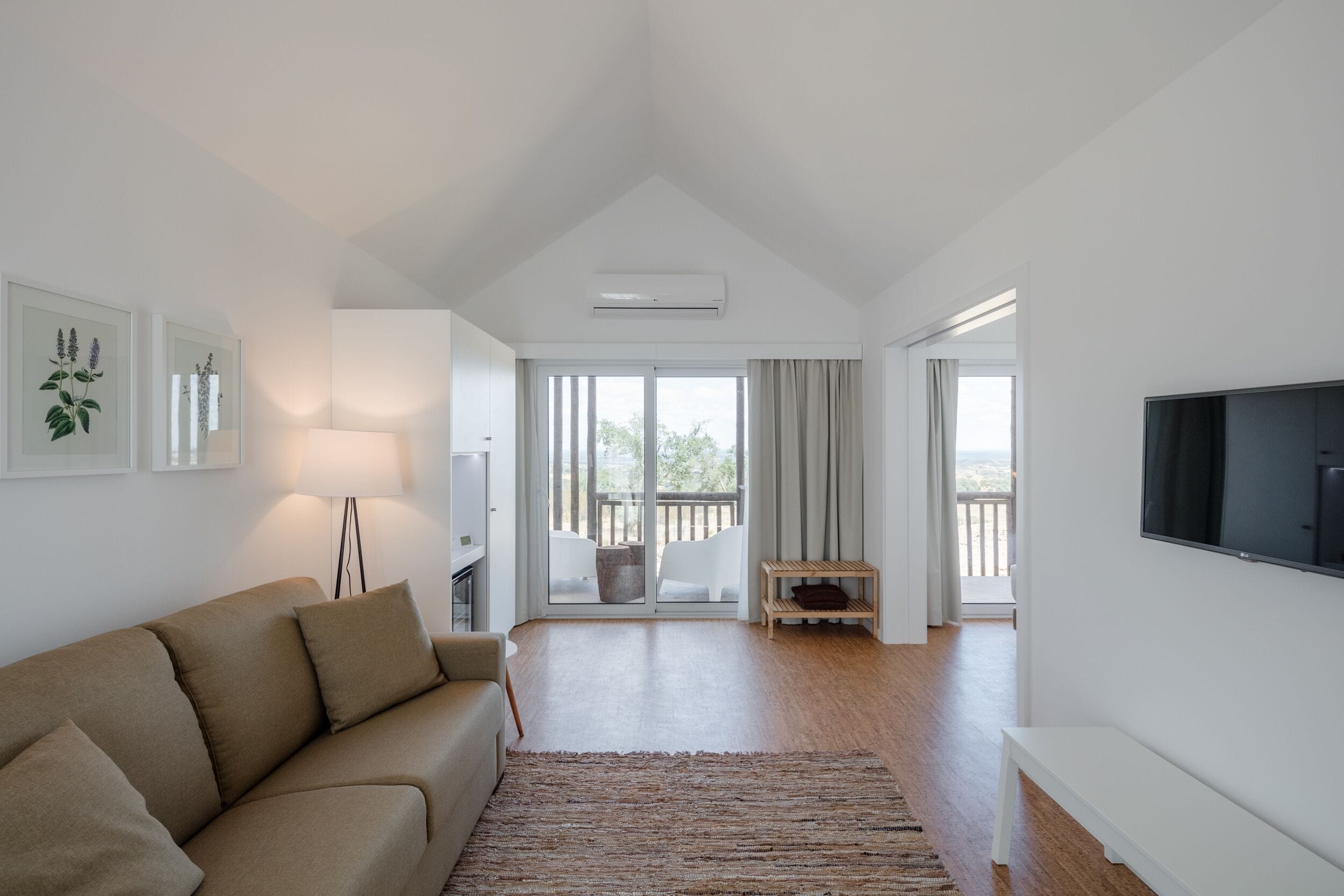 in-room safe, desk, laptop workspace, blackout curtains