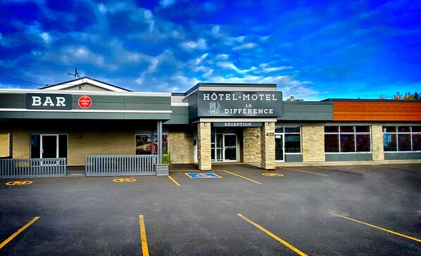 Front of property - Hôtel Motel La Différence (Sainte-Marie)