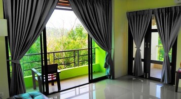 Triple Room, Balcony