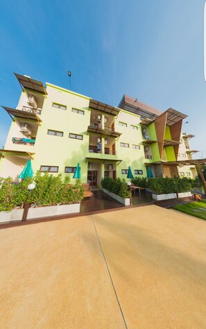 Fachada de la propiedad