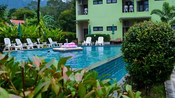 야외 수영장, 일광욕 의자