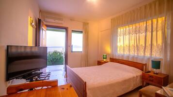 Studio, Sea View, Ground Floor | Soundproofing, iron/ironing board, free WiFi, bed sheets