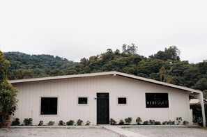 Front of property - Hotel Rebequet (Boquete)