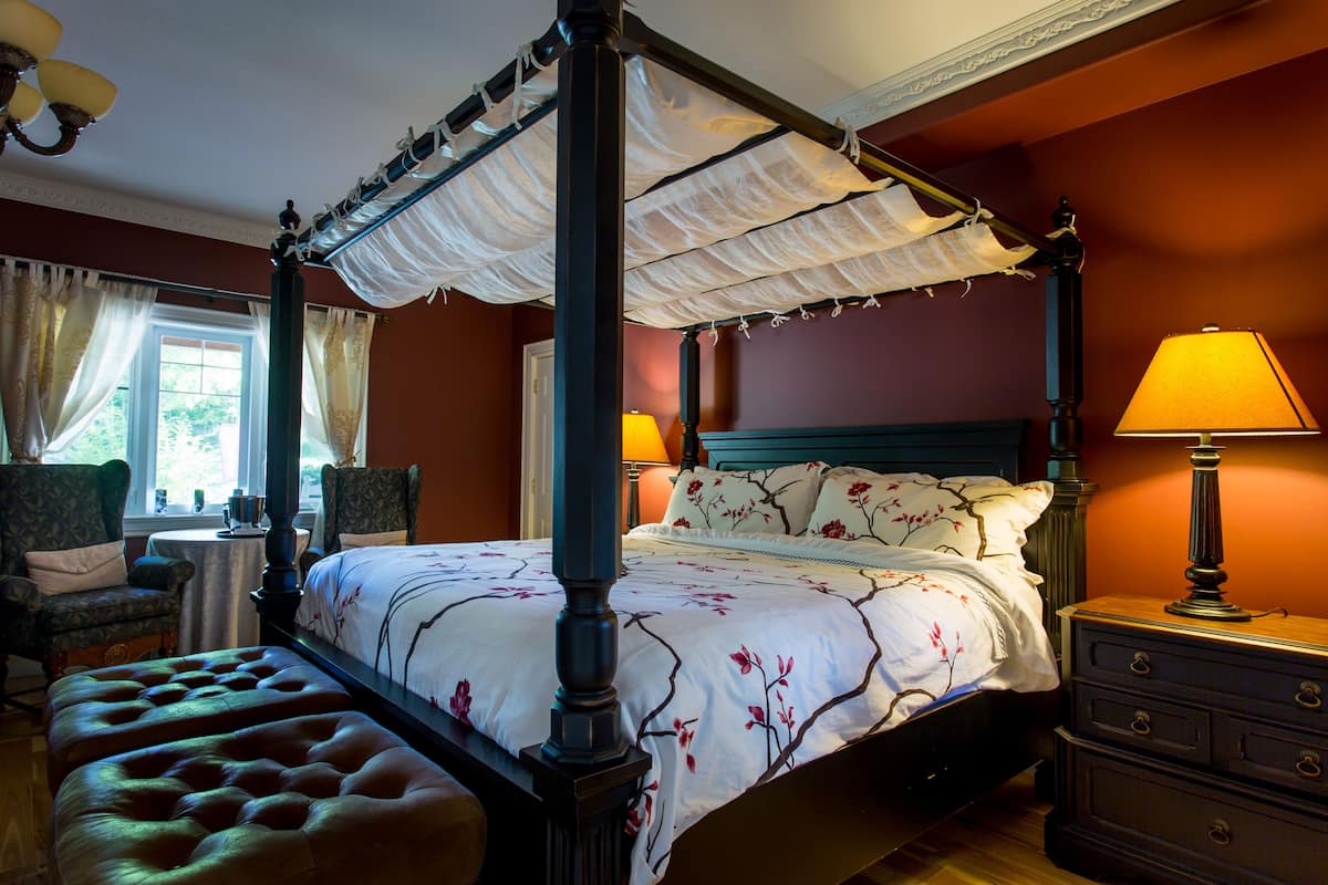Suite Luxe, 1 très grand lit, rez-de-chaussée (The English Manor Suite) | 1 chambre, literie de qualité supérieure, chambres insonorisées