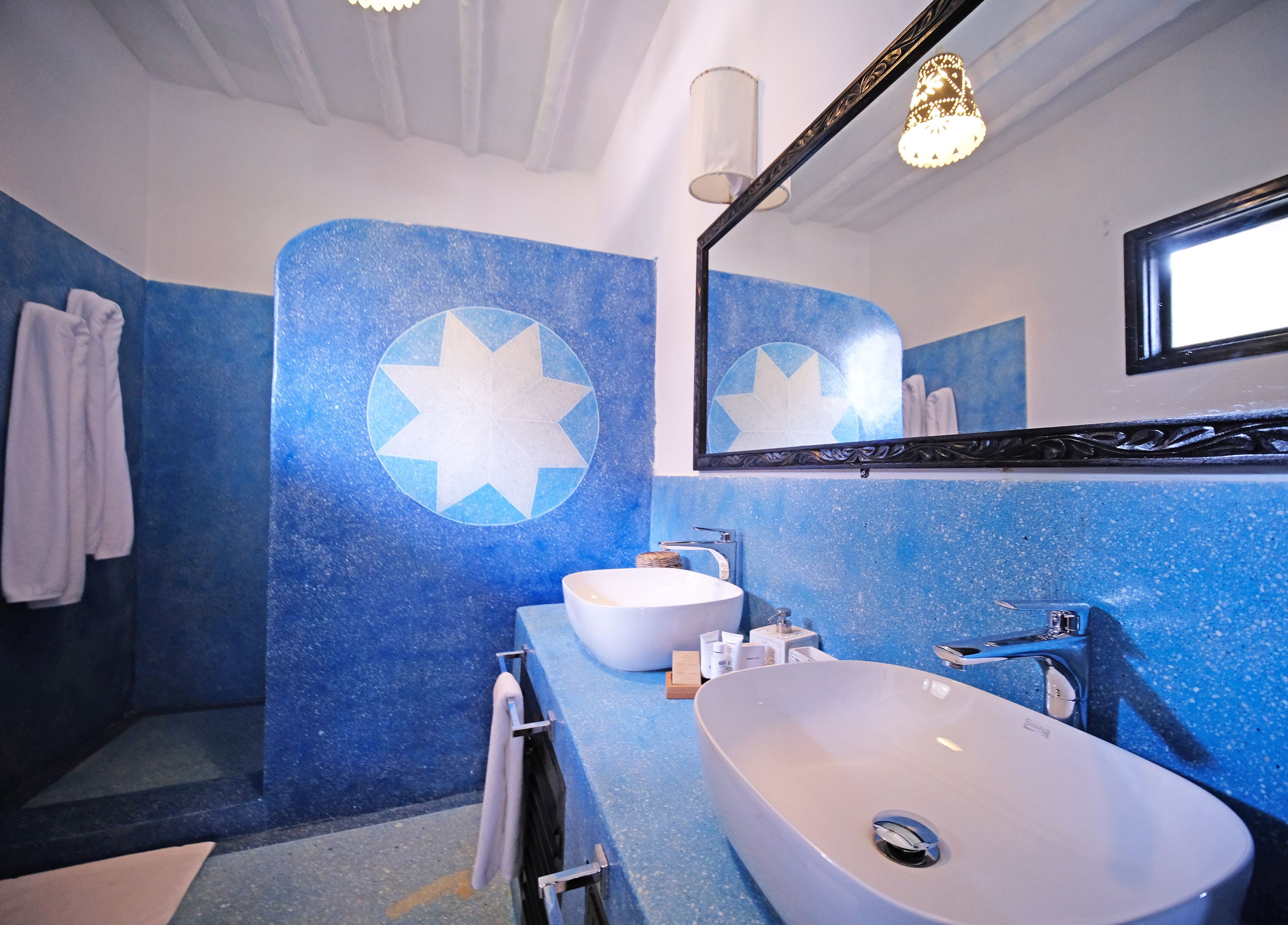 bungalow | bathroom | free toiletries, hair dryer, towels