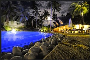 Outdoor pool, open 7:00 AM to 7:00 PM, pool umbrellas, sun loungers - Pongwe Bay Resort (Pongwe)