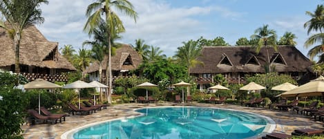 Outdoor pool, open 7:00 AM to 7:00 PM, pool umbrellas, sun loungers
