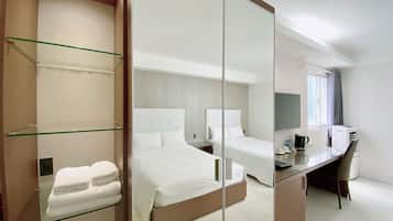Deluxe Twin with Window
