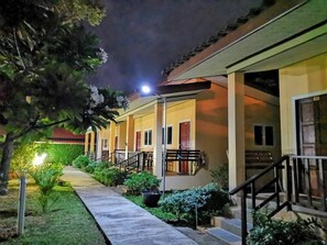 Courtyard view - Ser-En-Dip-I-Ty (Ko Lanta)