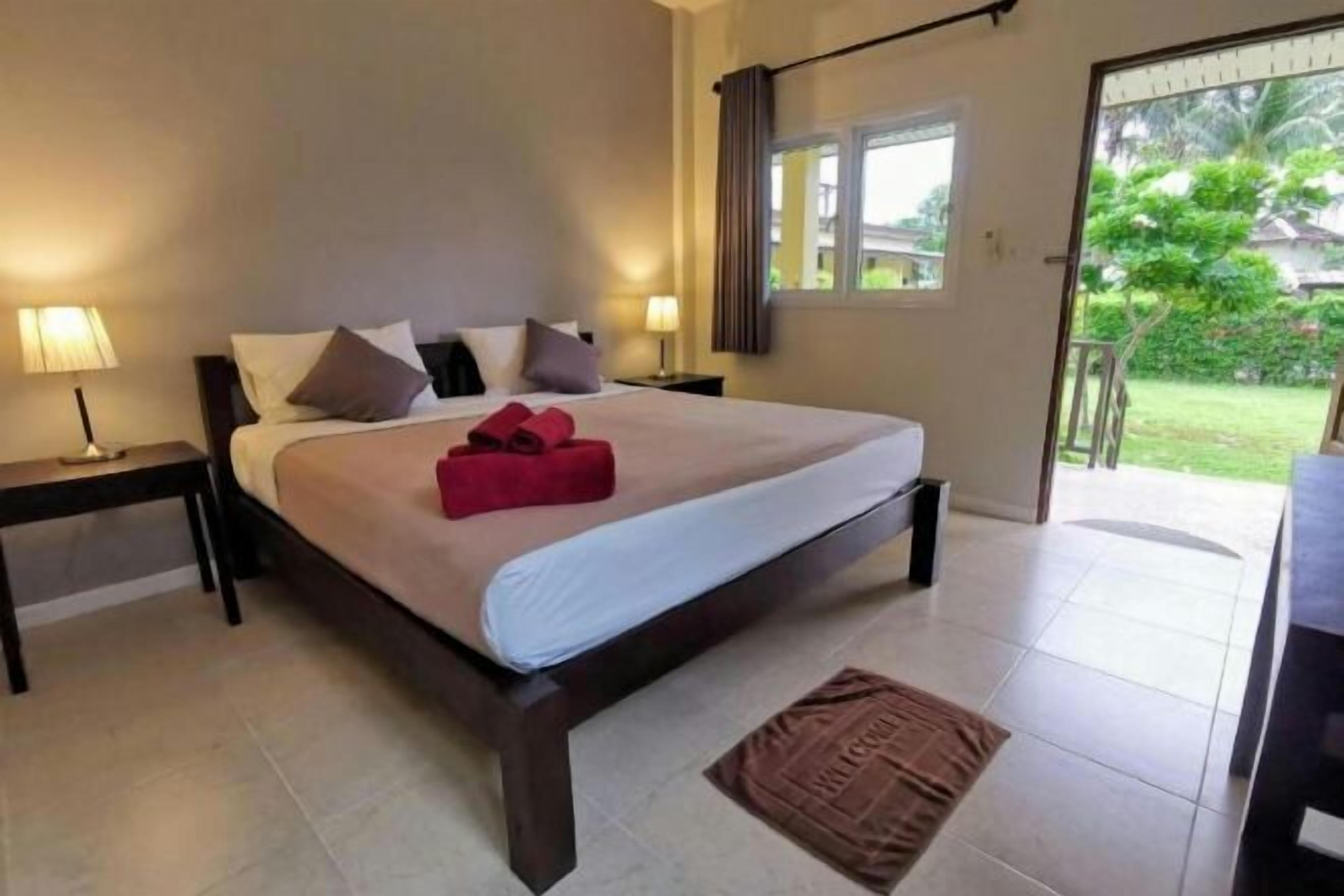 Skrivebord, blendingsgardiner, lydisolert og wi-fi (inkludert)