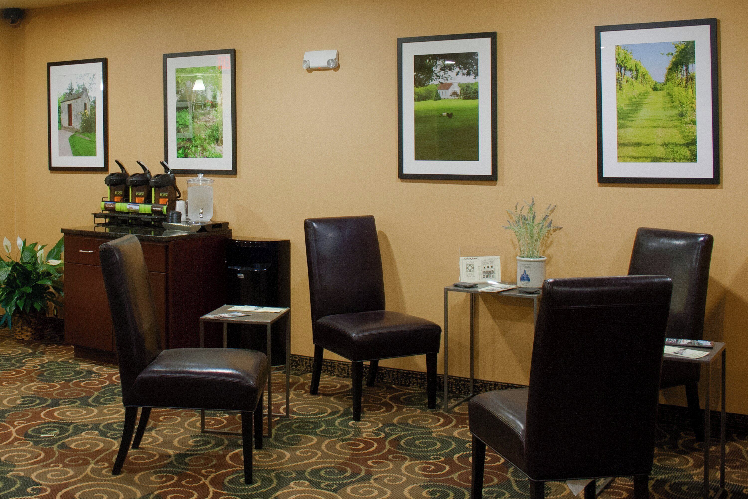 Lobby lounge