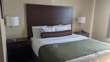 Suite, 1 cama King size y sofá cama, para no fumadores (Extended Stay) | Ropa de cama de alta calidad, edredón y camas con pillow-top