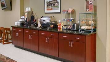 Desayuno de autoservicio incluido todos los días