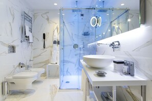 Free toiletries, hair dryer, bidet, towels - Hotel Spadai (Florence)