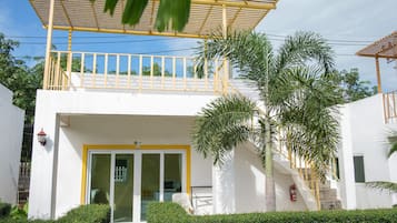 Double Room with Balcony and Top View | Meja kerja dan Wi-Fi gratis