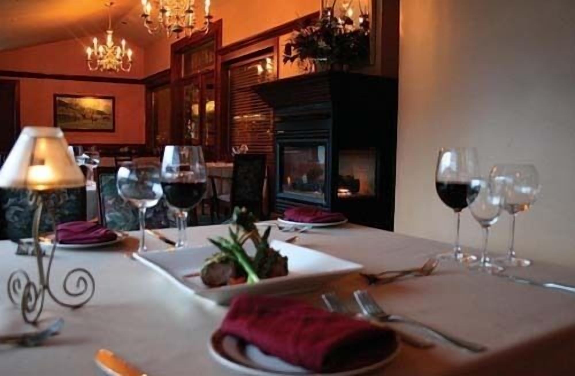 Phục vụ bữa tối 