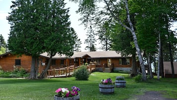 Traditional-Zimmer, 1 Queen-Bett, Kochnische, Seeblick (Motel unit (1)) | Allergikerbettwaren, Daunenbettdecken, kostenloses WLAN, BettwÀsche