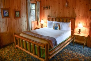 Family Cabin, 3 Bedrooms, 2 Bathrooms, Lake View (3 Bedroom Cabin Not Pet Friendly | Hypo-allergenic bedding, down comforters, free WiFi, bed sheets