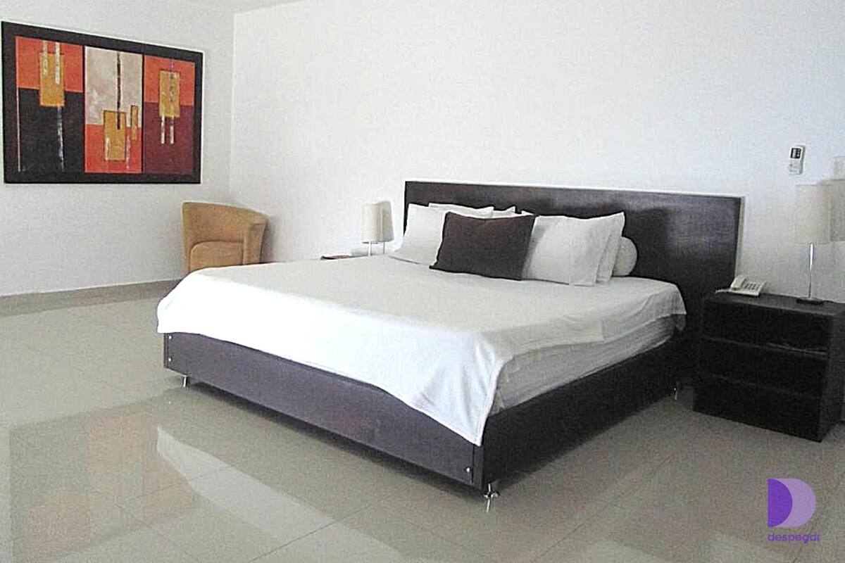 Minibar, in-room safe, iron/ironing board (on request), bed sheets