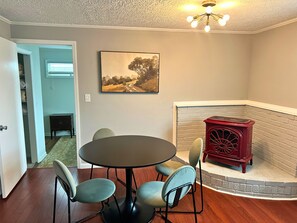Suite, 2 Bedrooms | Living area | 32-inch flat-screen TV with cable channels, TV - Blowing Rock Inn (Blowing Rock)
