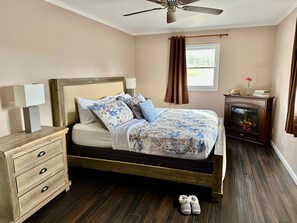 Villa, 1 soverom | Blendingsgardiner, strykejern/-brett, wi-fi (inkludert) og sengetøy