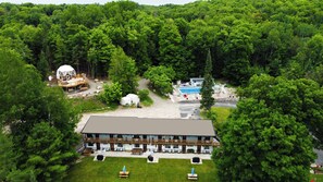 Exterior - Lakeview Motel (Dysart et al)