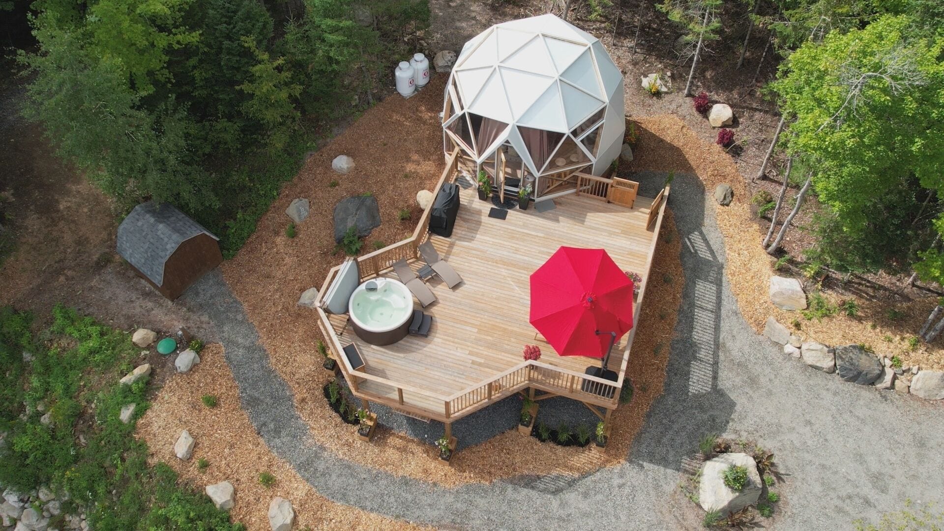 Dome | Individually decorated, individually furnished, desk, blackout curtains