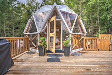 Dome | Individually decorated, individually furnished, desk, blackout drapes