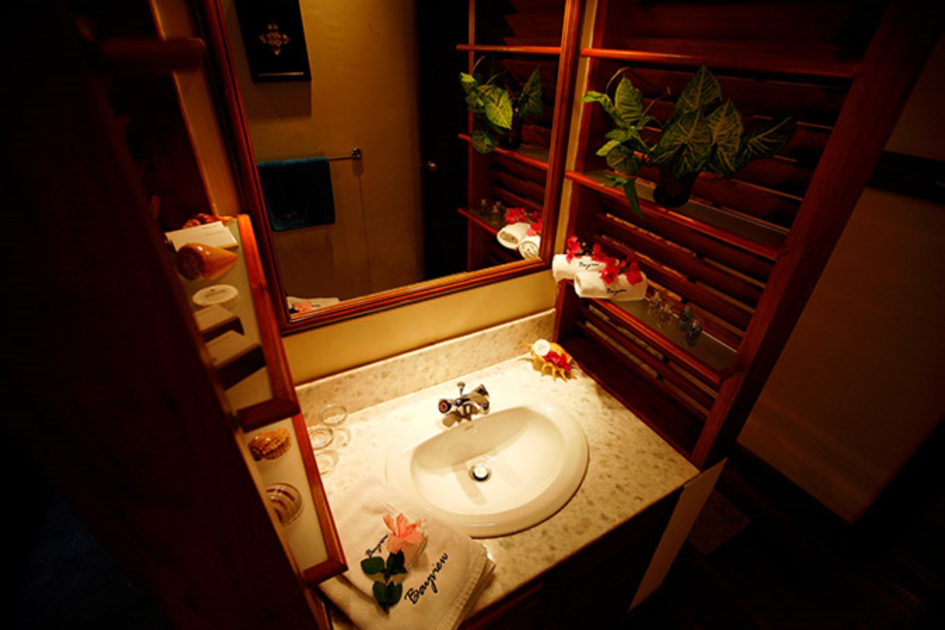 family suite, beachfront | bathroom | shower, free toiletries, hair dryer, bathrobes