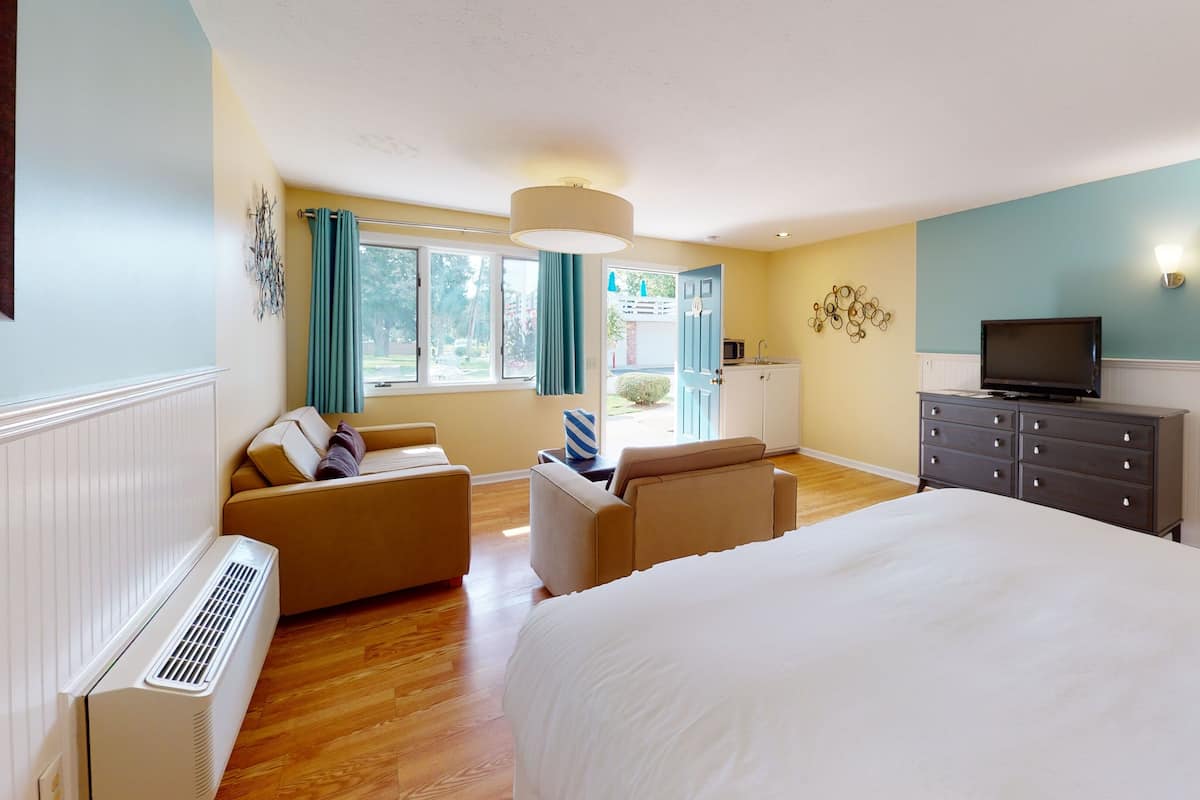 Main Building Studio | 1 bedroom, iron/ironing board, free WiFi, bed sheets