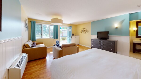 Main Building Studio | Iron/ironing board, free WiFi, bed sheets