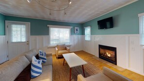 Nick Cottage | Living area | TV