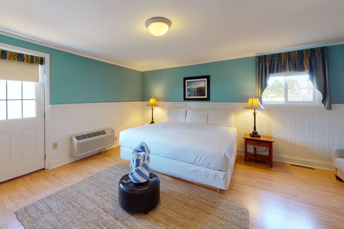 Main House 2 Bedroom Deluxe | 1 bedroom, iron/ironing board, free WiFi, bed sheets