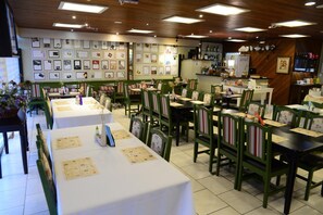 Se sirven desayunos, almuerzos y cenas
