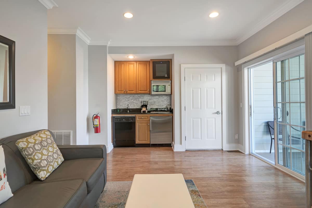 Condo | 2 bedrooms, iron/ironing board, free WiFi