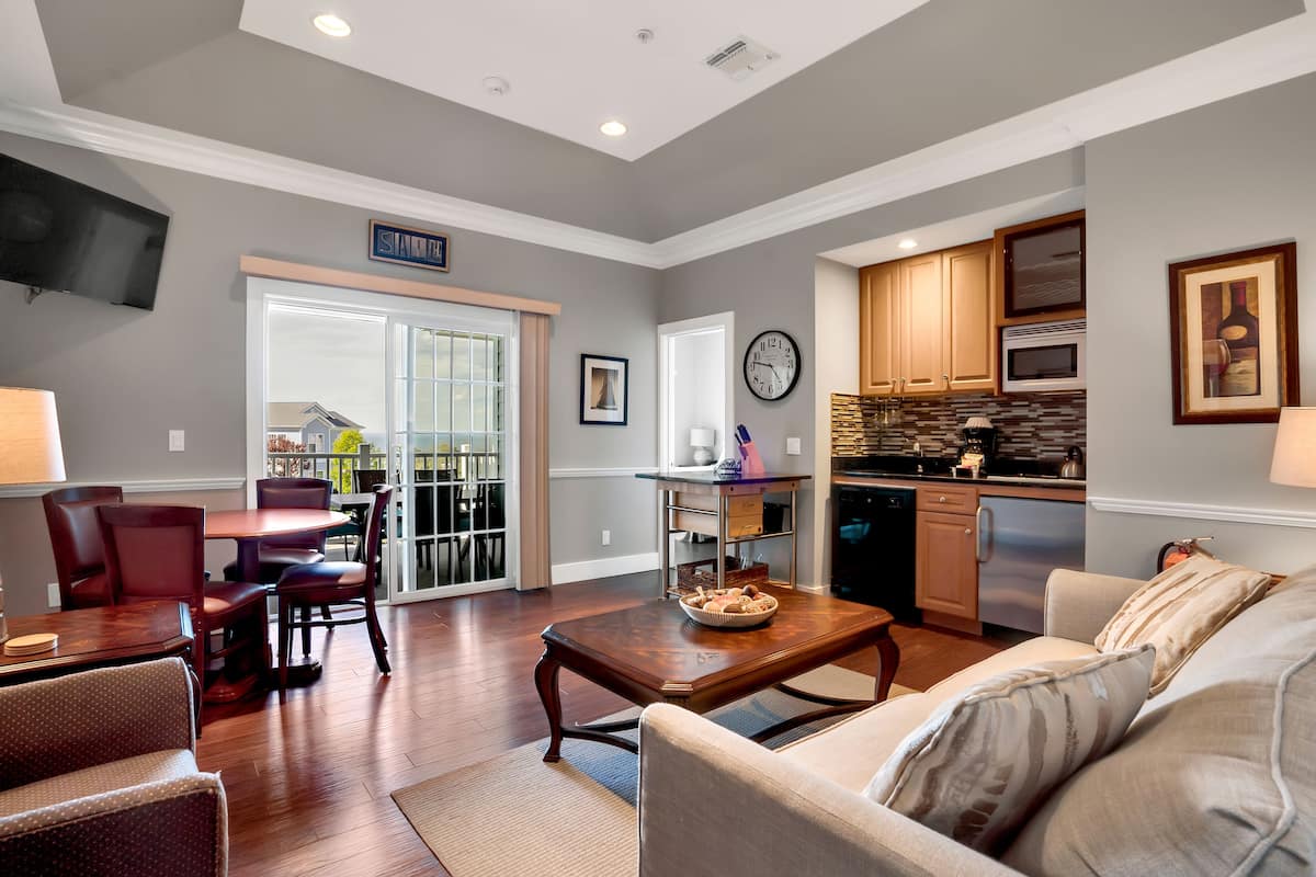 Condo | 2 bedrooms, iron/ironing board, free WiFi
