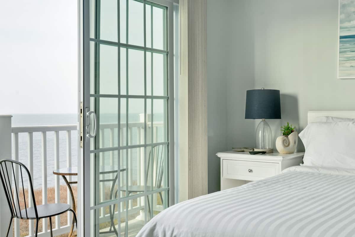 Condo | 2 bedrooms, iron/ironing board, free WiFi