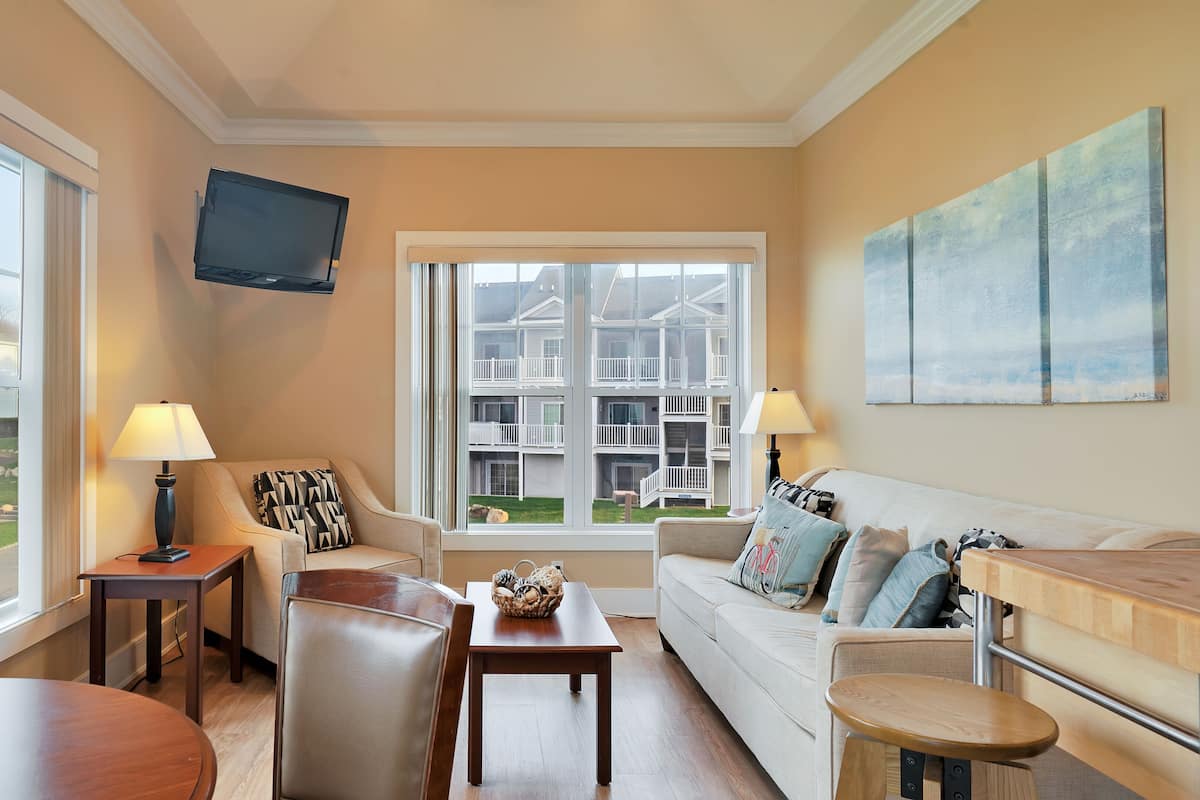 Condo | 2 bedrooms, iron/ironing board, free WiFi